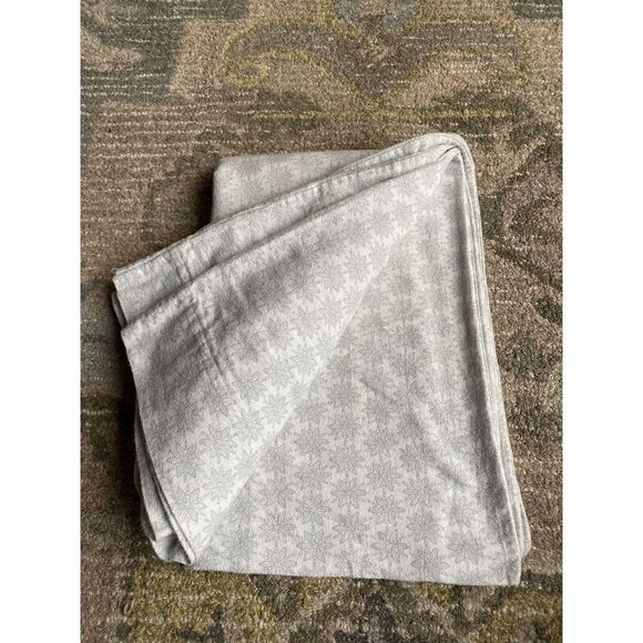Cuddl Duds Flannel Snowflake Pillow Cases - Picture 1 of 6